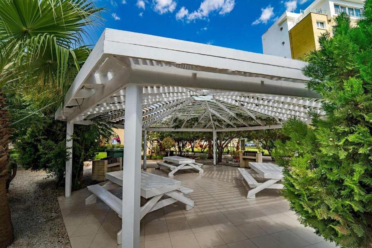 Aurelius Pool Apartments In Caesar Resort & Spa Perivolia tou Trikomou Kültér fotó