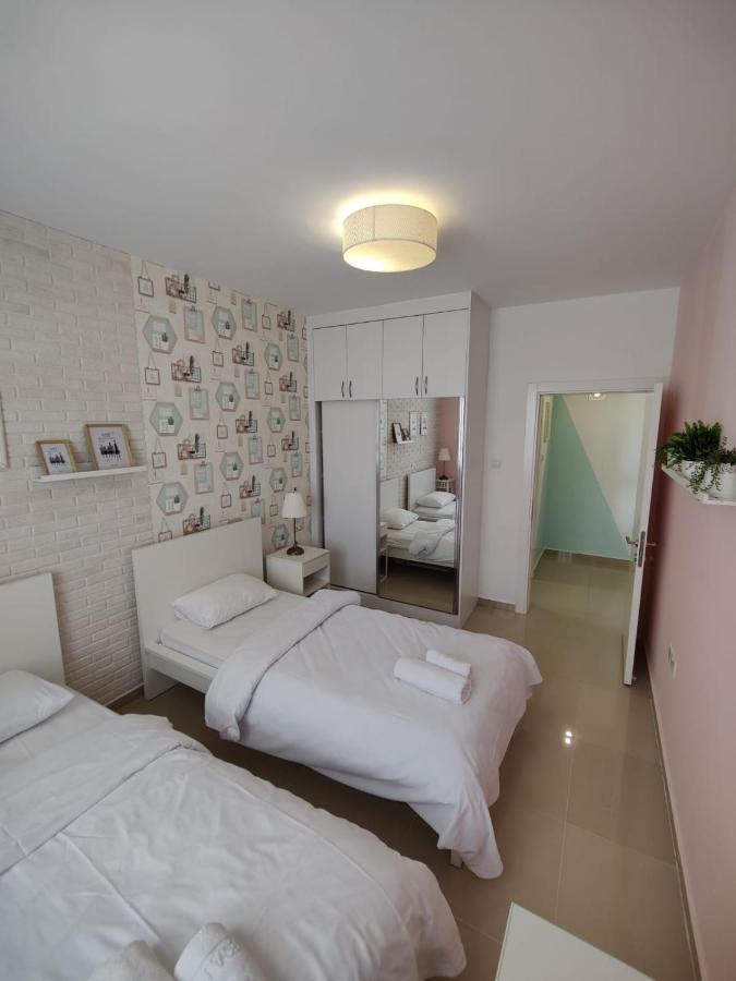Aurelius Pool Apartments In Caesar Resort & Spa Perivolia tou Trikomou Kültér fotó