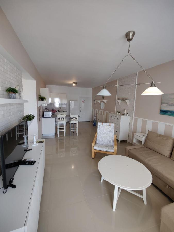 Aurelius Pool Apartments In Caesar Resort & Spa Perivolia tou Trikomou Kültér fotó